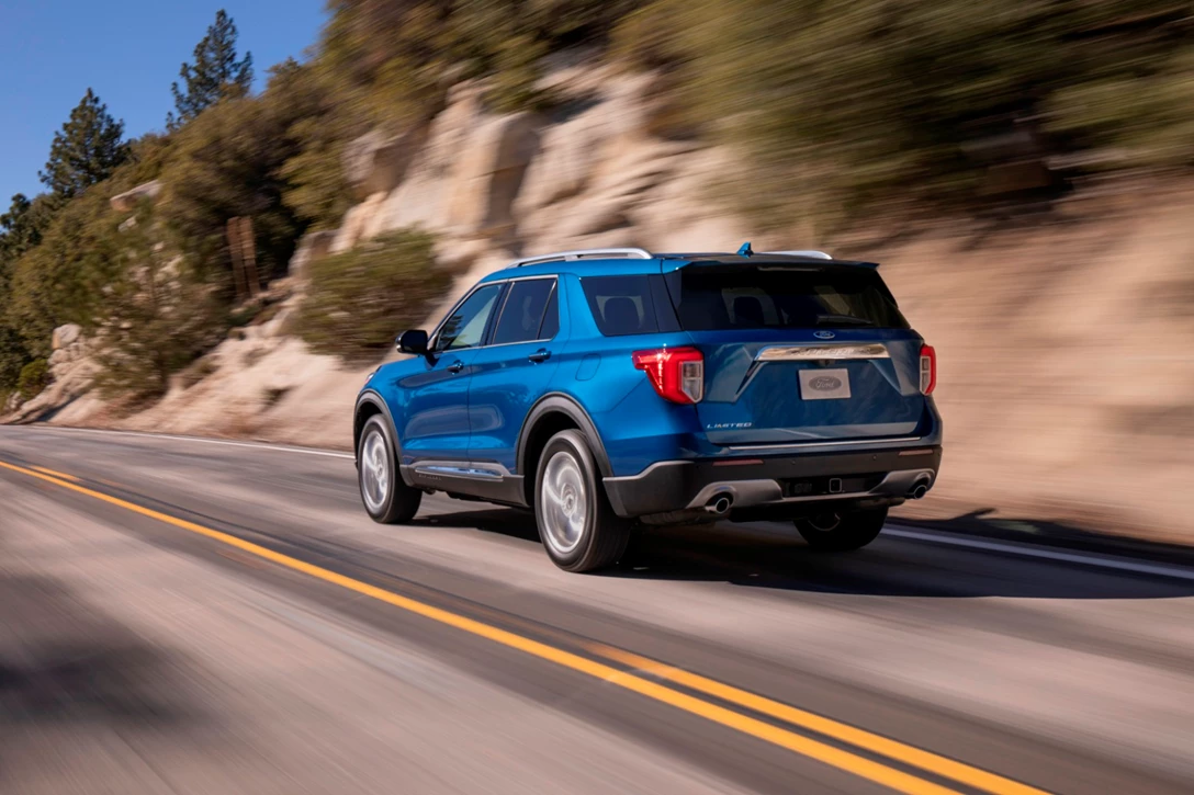 1609488-8-Ford-Explorer-Limited.jpg