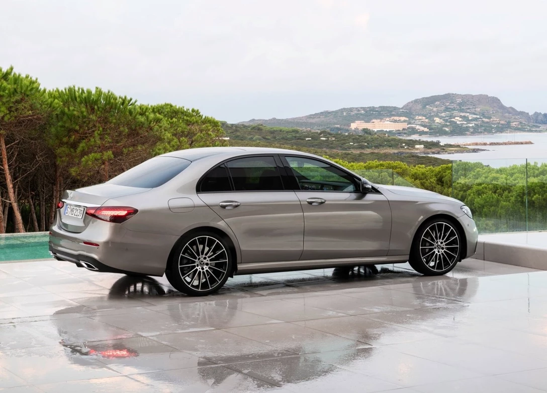 1678994-Mercedes-Benz-E-2023-03.jpg