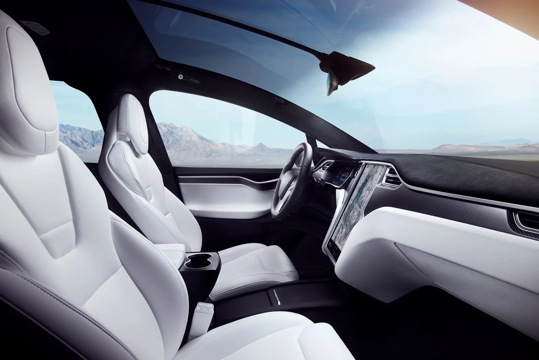 1632258-טסלה X (2).jpg