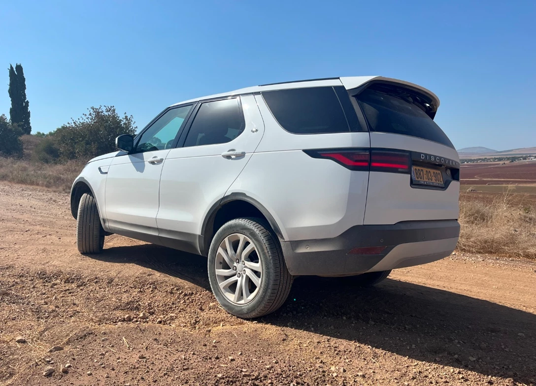1685814-Land_Rover-Discovery-2023-06-IS.jpg
