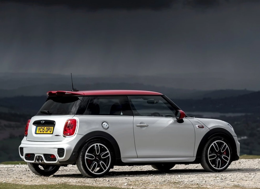 1659225-Mini-Cooper-2015-16.jpg