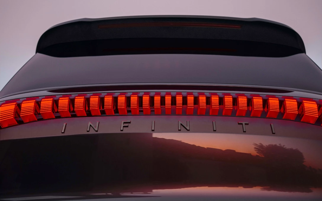 1686666-INFINITI QX Monograph 19-min.jpg