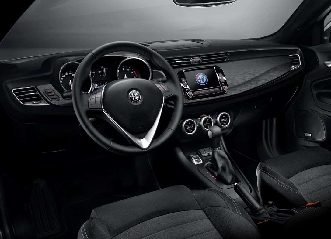 1658655-Alfa_Romeo-Giulietta-2018-05.jpg