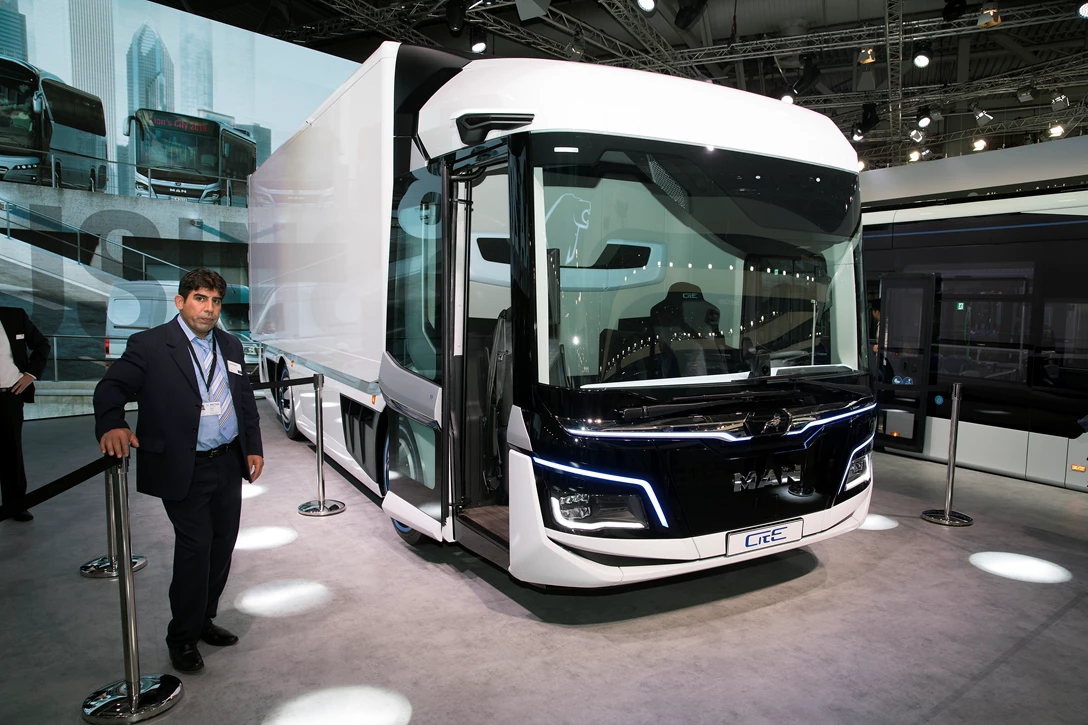 1648108-מאן 2.jpg