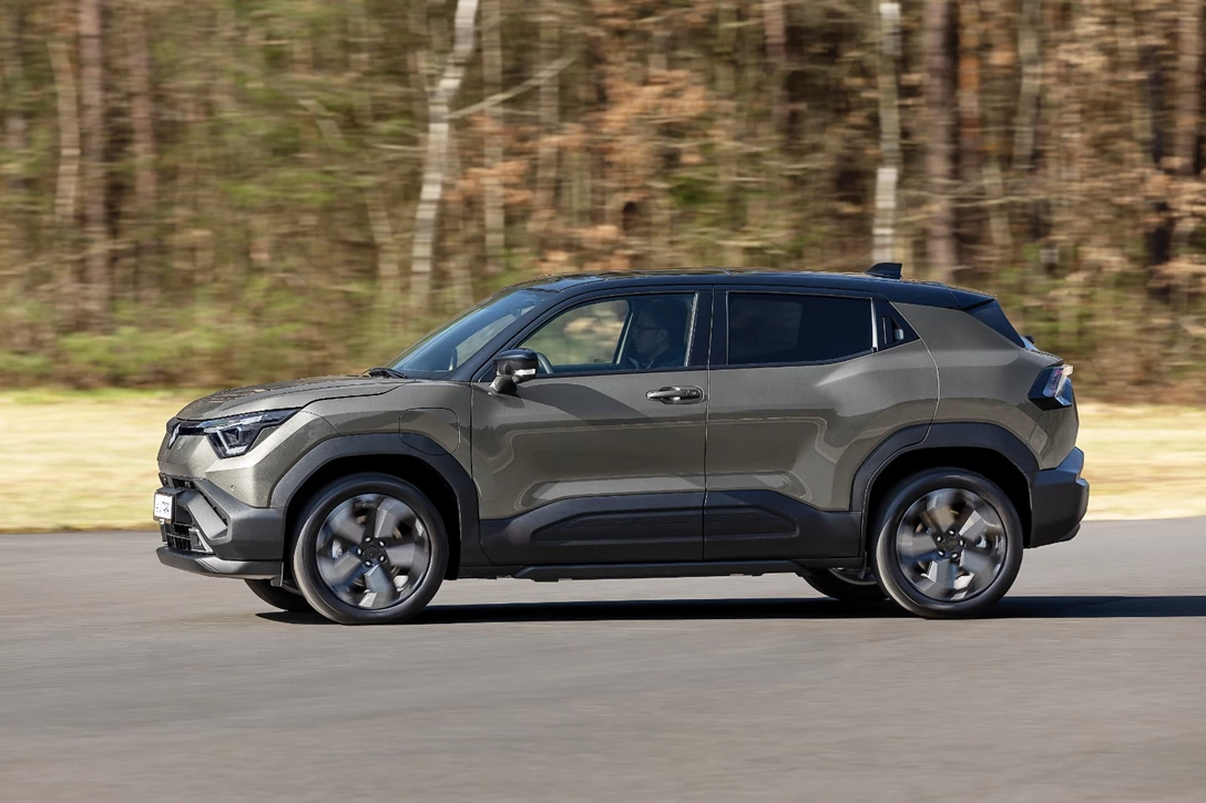 1708348-Suzuki_e_VITARA (18).jpg