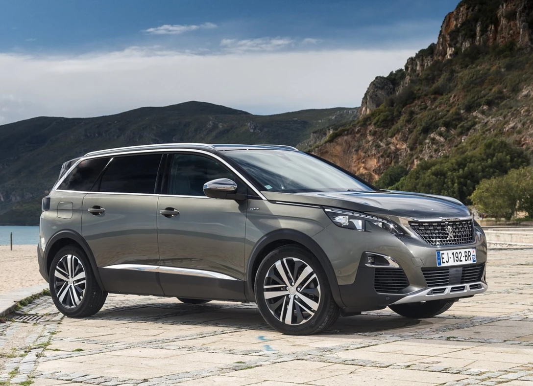 1641118-Peugeot-5008-2019-01.jpg