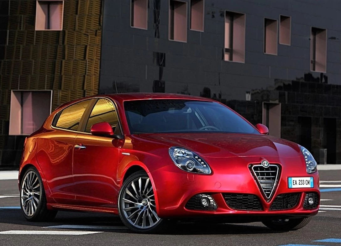 1658773-Alfa_Romeo-Giulietta-2016-04.jpg