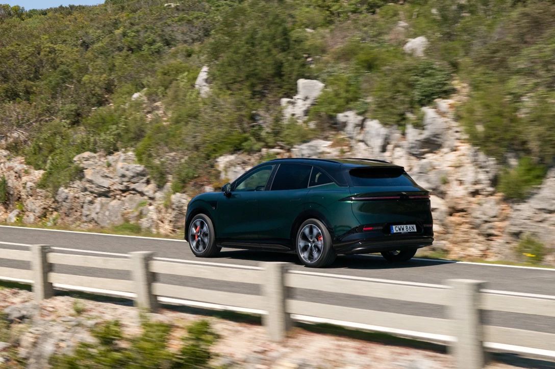 1708023-Zeekr_7X_Forest Green_036.jpg