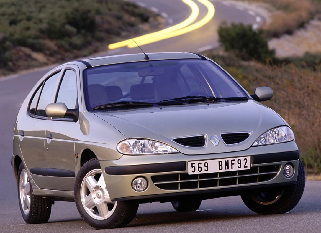 1600821-Renault-Megane_Hatchback-1999-1600-01.jpg