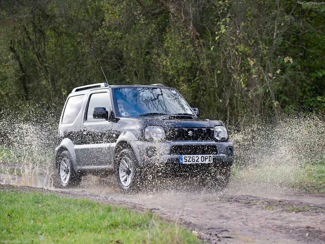 1588117-Suzuki-Jimny 2.jpg