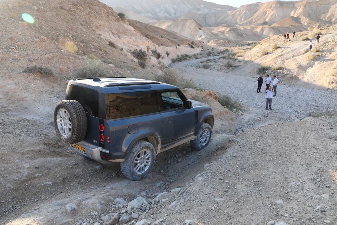 1640625-מסע לרגל השקת הדיפנדר הקצר בישראל, צילום רונן טופלברג (52).jpg