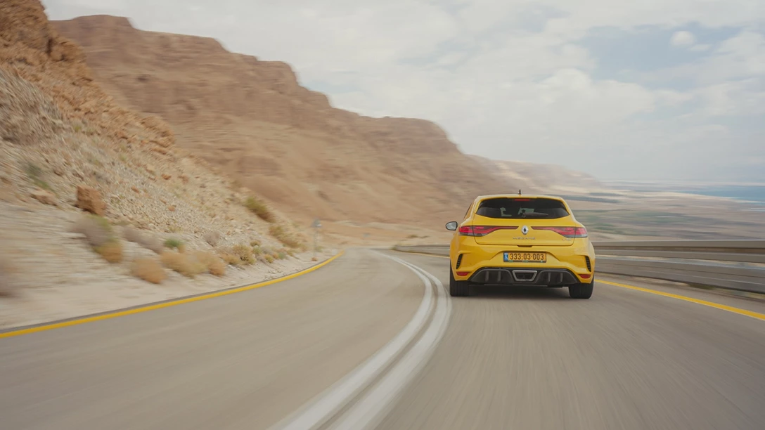 1695971-Renault Megane RS 2024.00_15_11_17.Still016-min.jpg