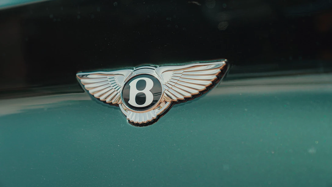 1661407-Bentley Bentayga S 2022.00_35_02_12.Still072 copy.jpg