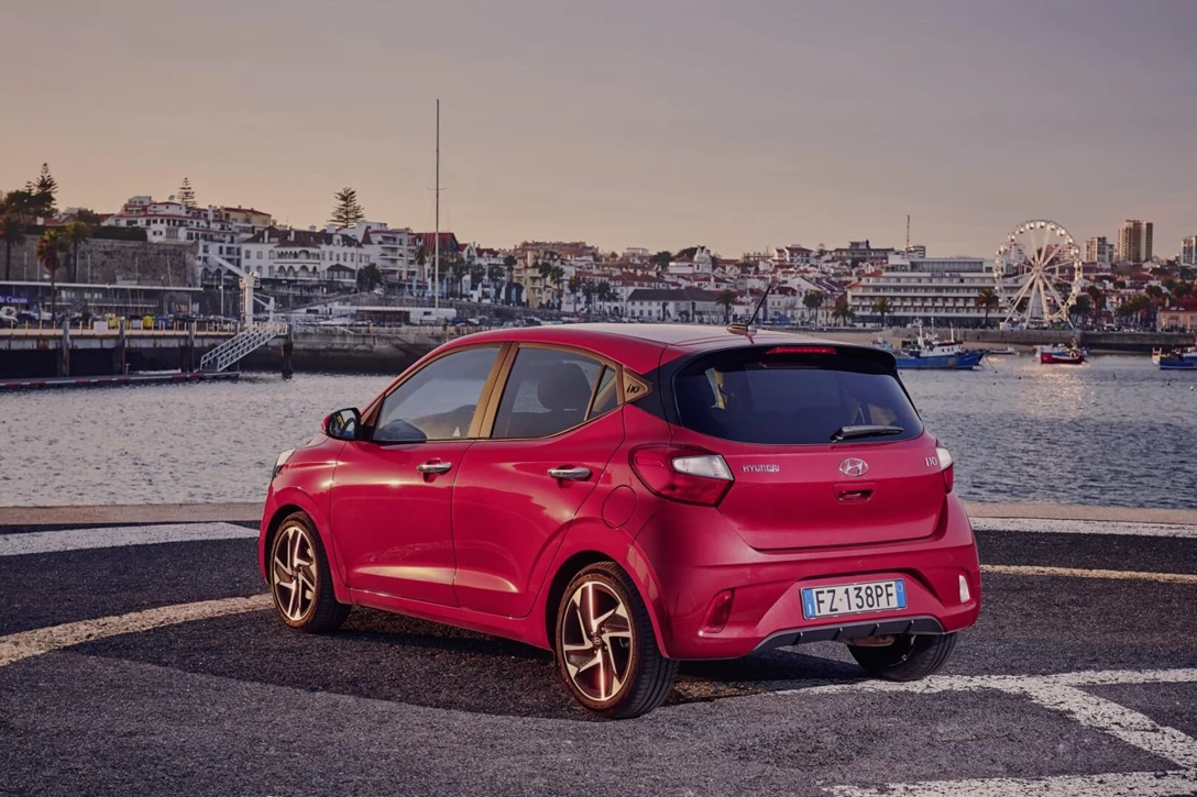 1630151-Hyundai i10 Dragon Red (33).jpg