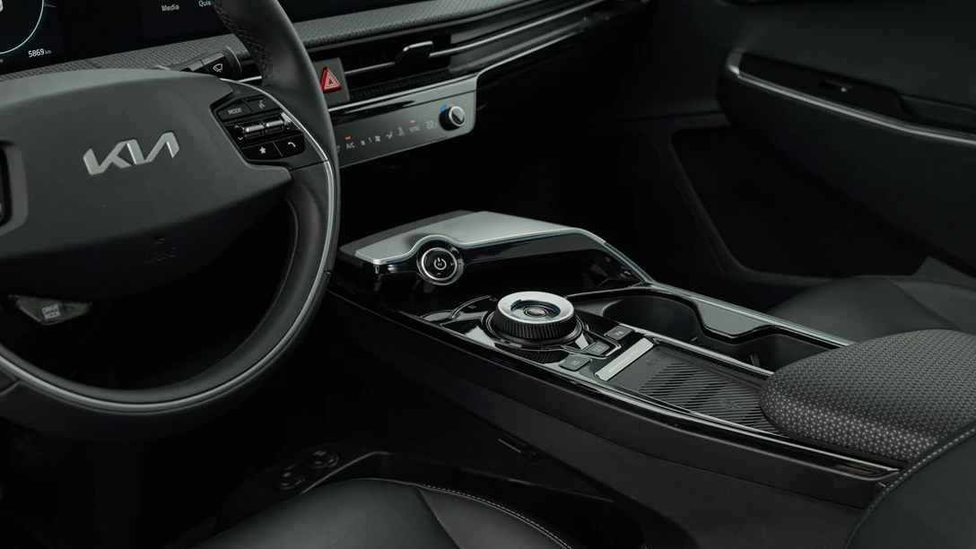 1681706-Hyundai IONIQ 5 vs Skoda Enyaq vs KIA EV6 vs TOYOTA BZ4X - 2023.00_31_52_08.Still101 copy.jpg