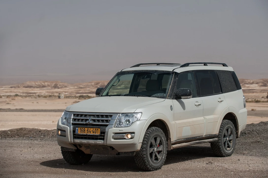 1601942-מיצובישי פאגרו (9).jpg