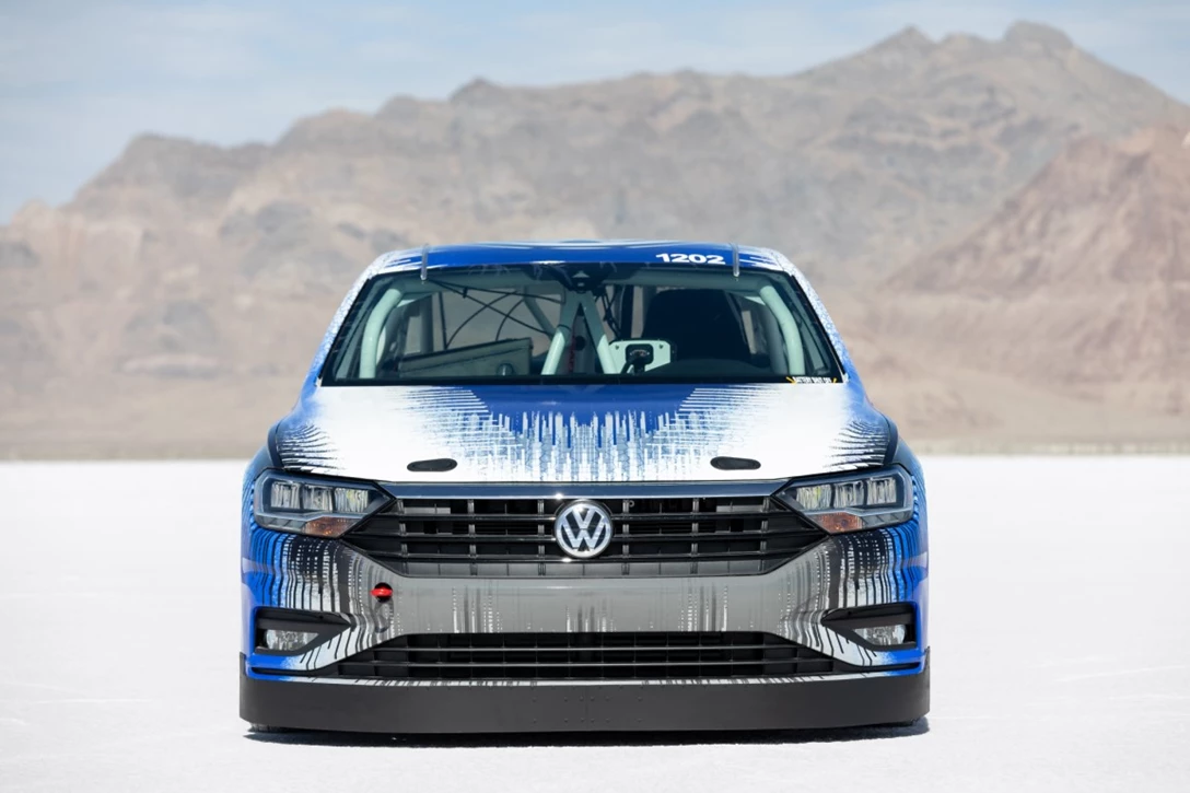 1603386-2019_Bonneville_Jetta_--8839.jpg