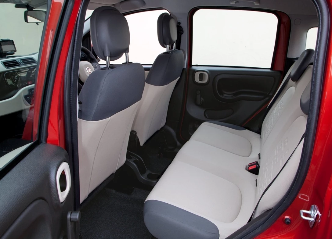1690113-Fiat-Panda-2016-10.jpg