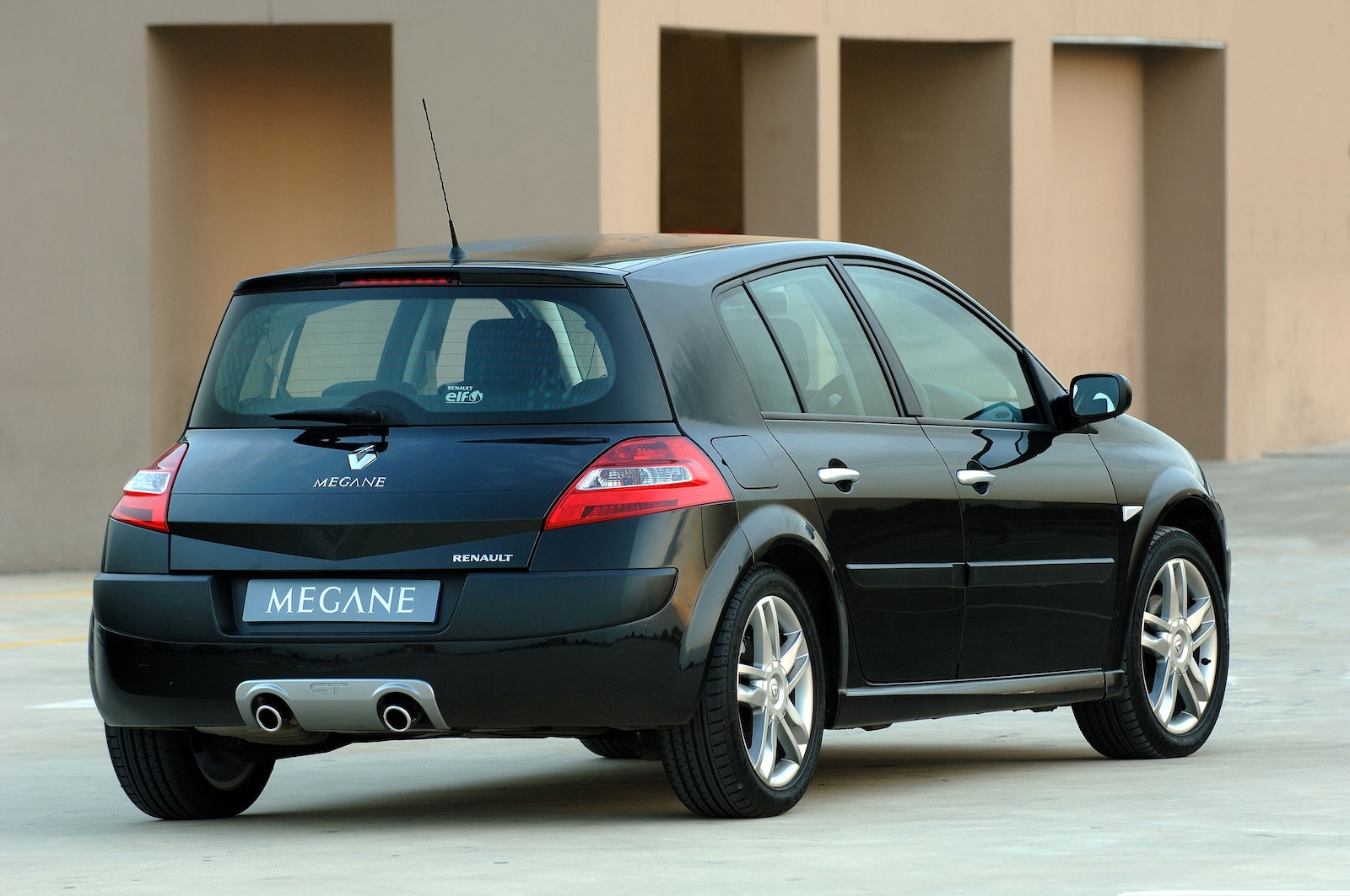 1600738-Renault-Megane.jpeg