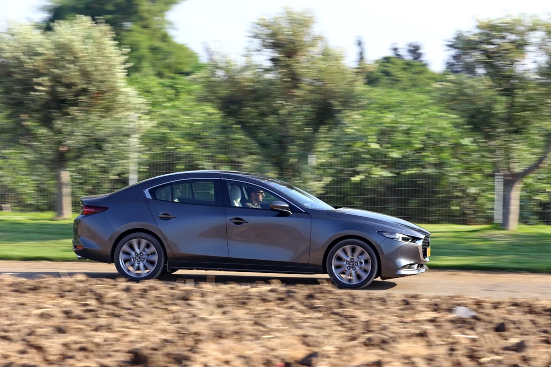 1622679-rotemi110919mazda3 (118).JPG