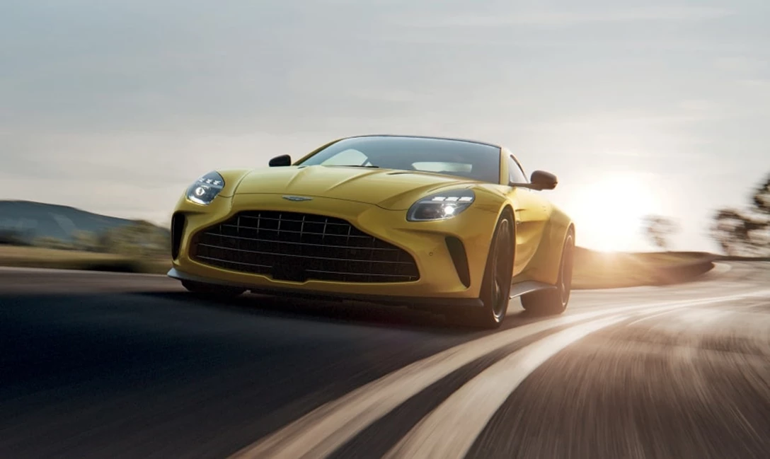 1692970-Aston Martin Vantage_03-min.jpg