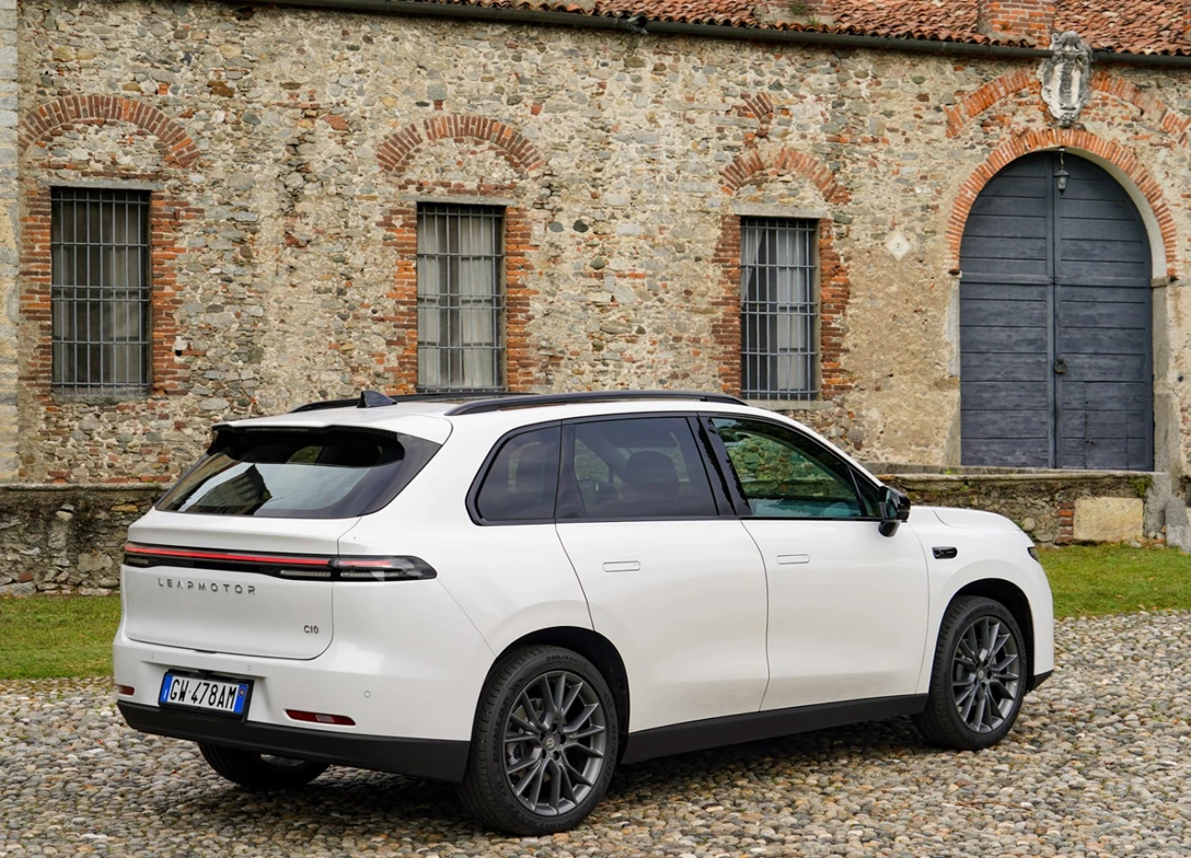 ליפמוטור C10