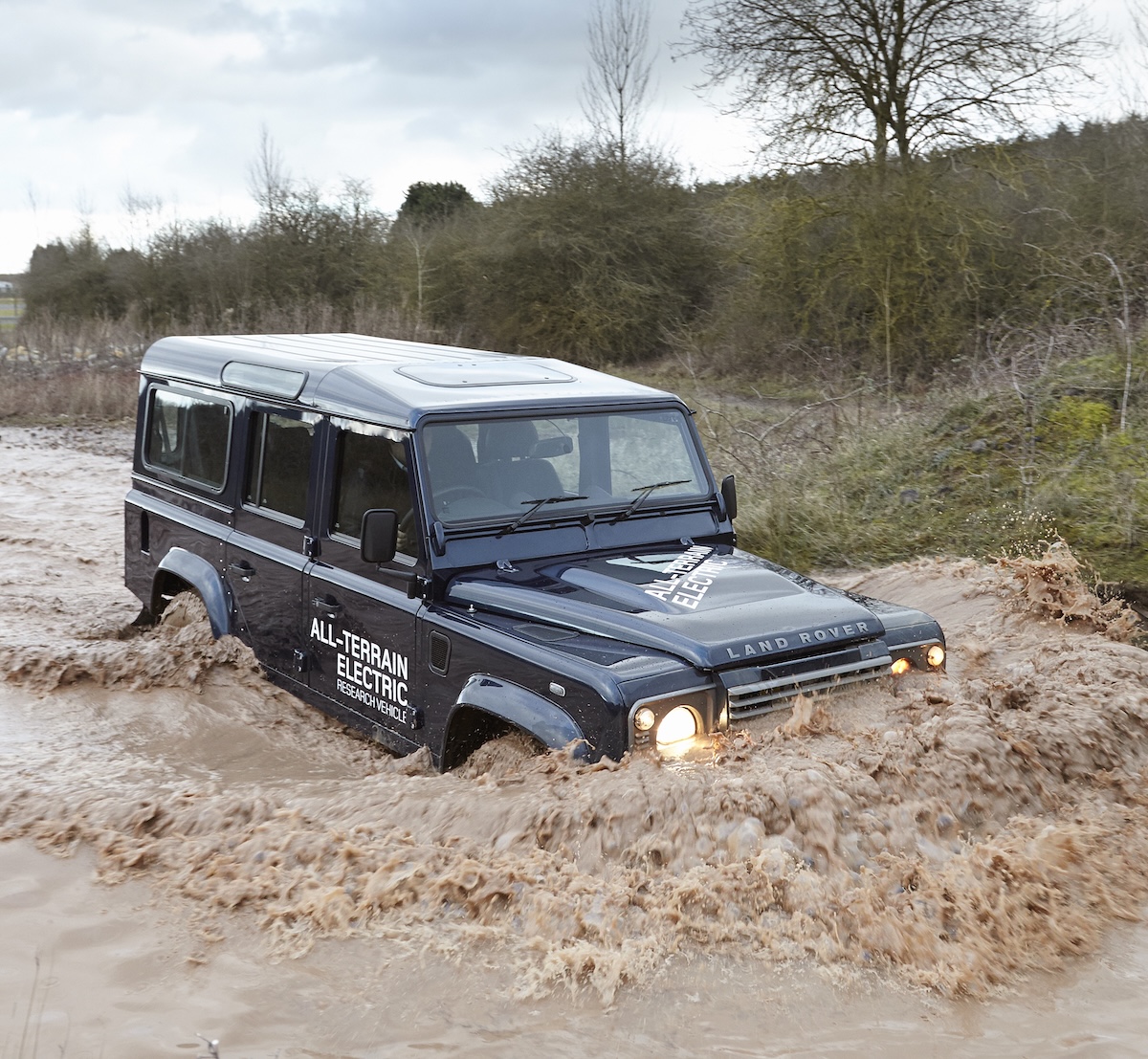 1579008-land_rover_electric_defender.jpeg