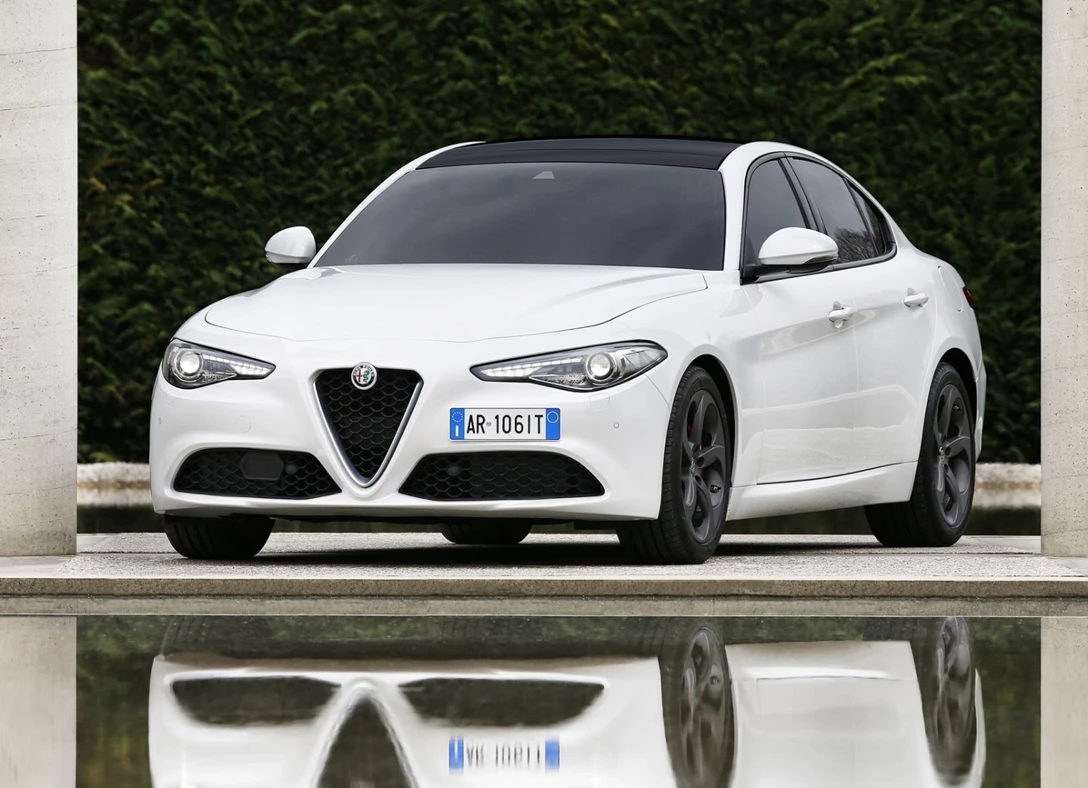1658362-Alfa_Romeo-Giulia-2017-01.jpg