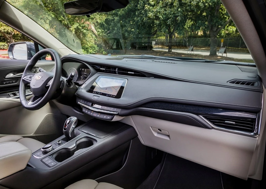 1604163-Cadillac-XT4 8.jpg