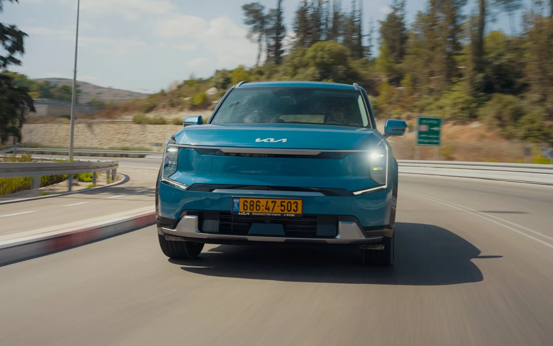 1698872-KIA EV9 2024.00_50_37_20.Still030-min.jpg