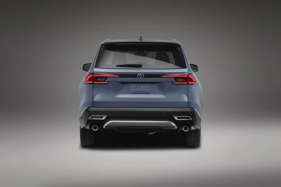 1677528-2024_Toyota_GrandHighlander_StormCloud_004-1500x1000.jpg