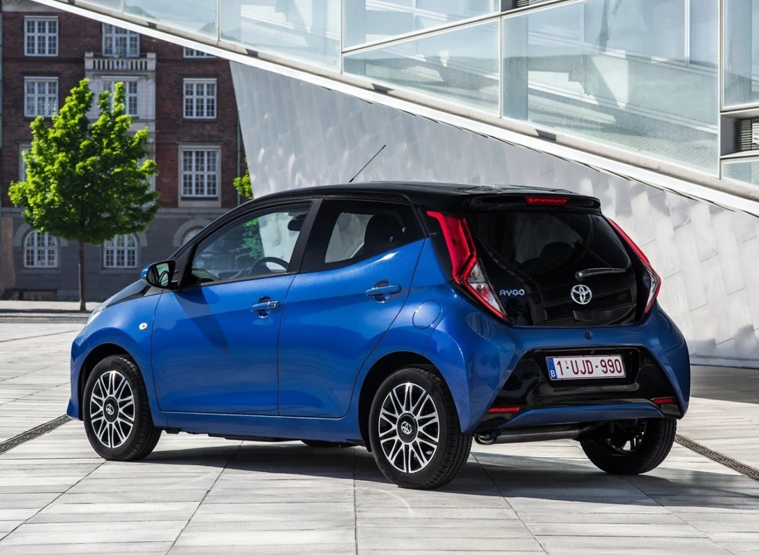 1648182-Toyota-Aygo-2018-03.jpg