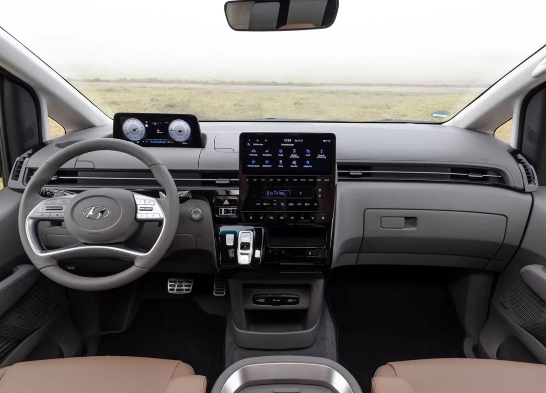 1698590-Hyundai-Staria-2024-05.jpg