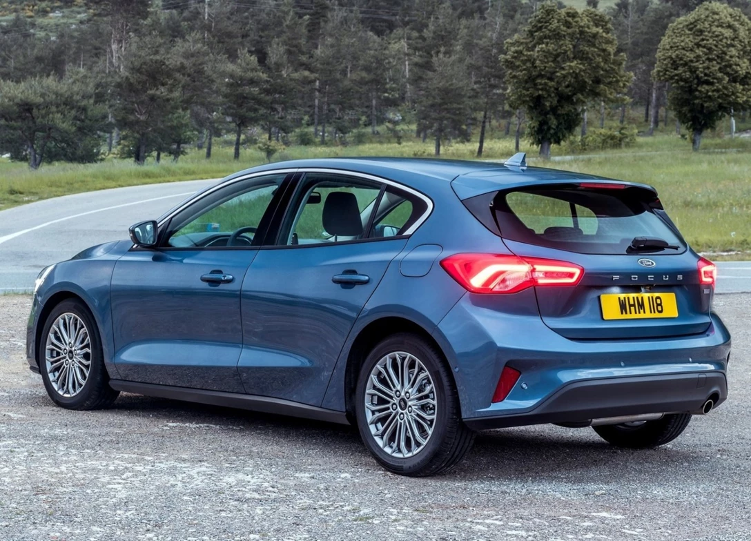 1645969-Ford-Focus-2021-02.jpg