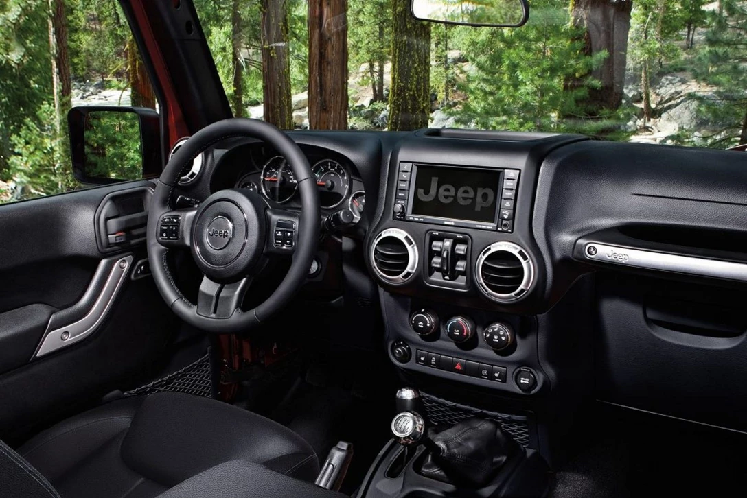 1603296-ג'יפ רנגלר JK (7).jpg