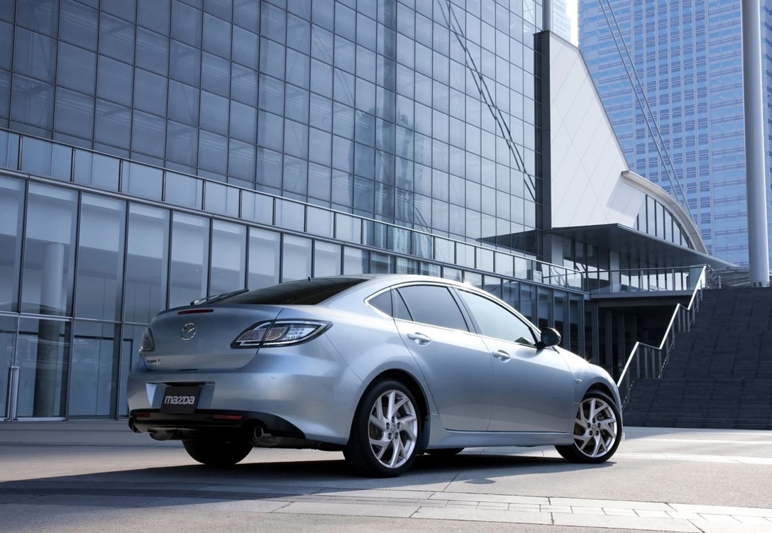 1598063-Mazda-6-2011-1600-15.jpg