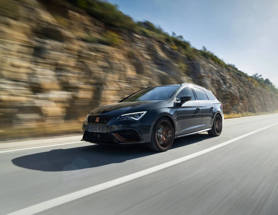 1613887-Leon-CUPRA-R-ST-brings-new-levels-of-uniqueness-sophistication-and-performance_05_HQ.jpg