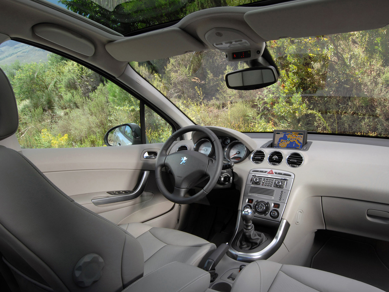 1162640_peugeot_308_9.jpg