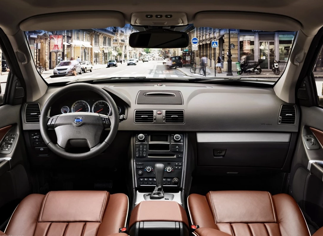 1603993-Volvo-XC90-2006-2013-6.jpg