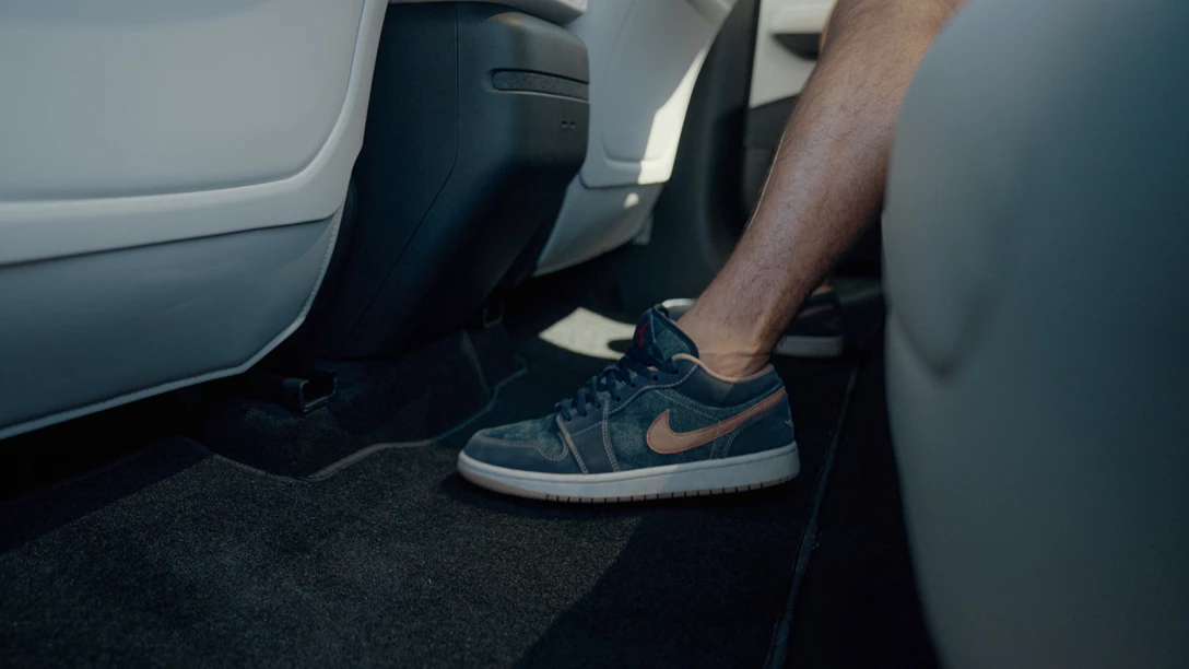 1701430-Xpeng G6 2024.00_37_26_06.Still072.jpg