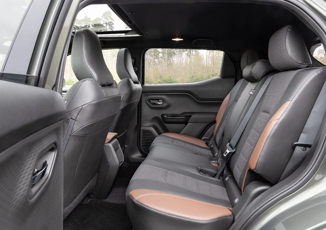 1708354-Suzuki_e_VITARA (48).jpg