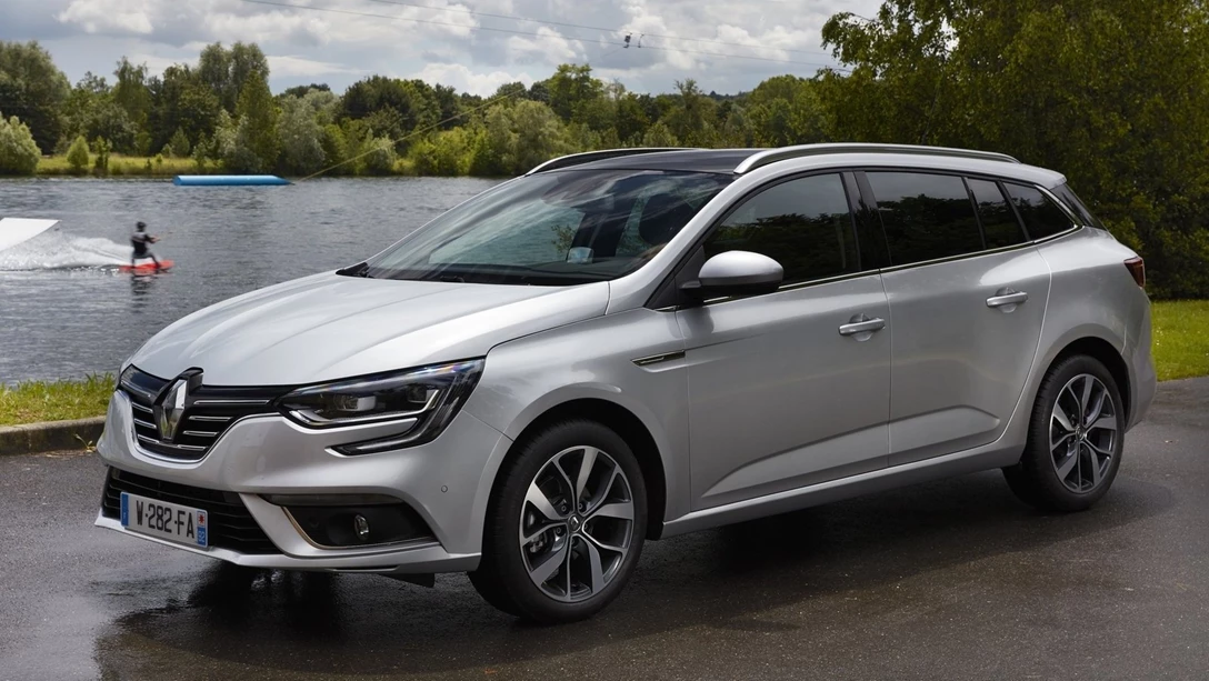 1686550-Renault-Megane_Estate-2017-1600-01.jpg