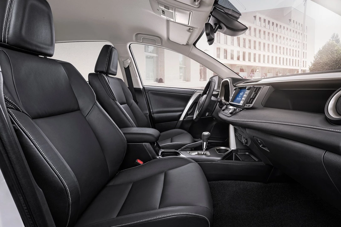 טויוטה ראב 4 מתיחת פנים 2016