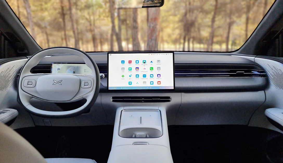 xpeng g6 fl (7)-min.jpg