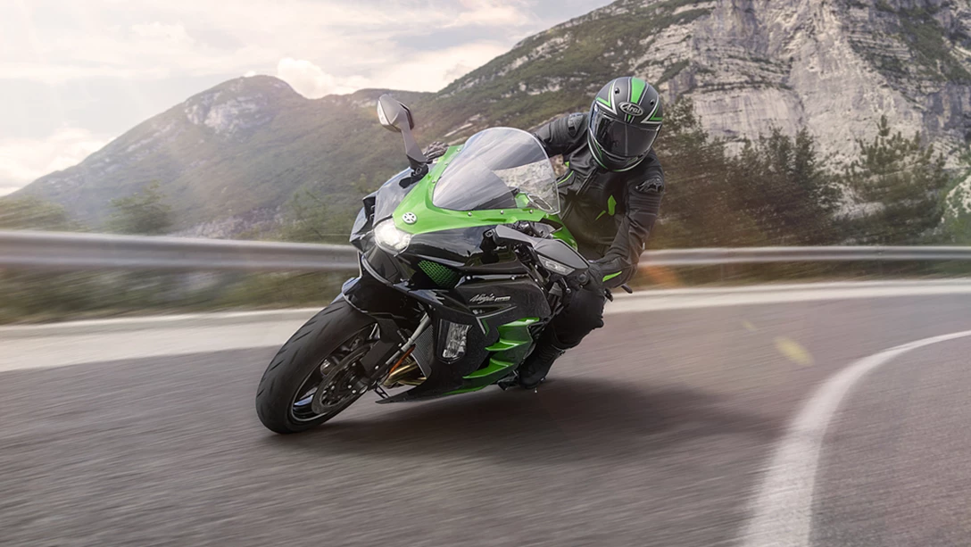1678902-22MY_NINJA H2 SX_GN1_ACT8-1200x800_150.jpg
