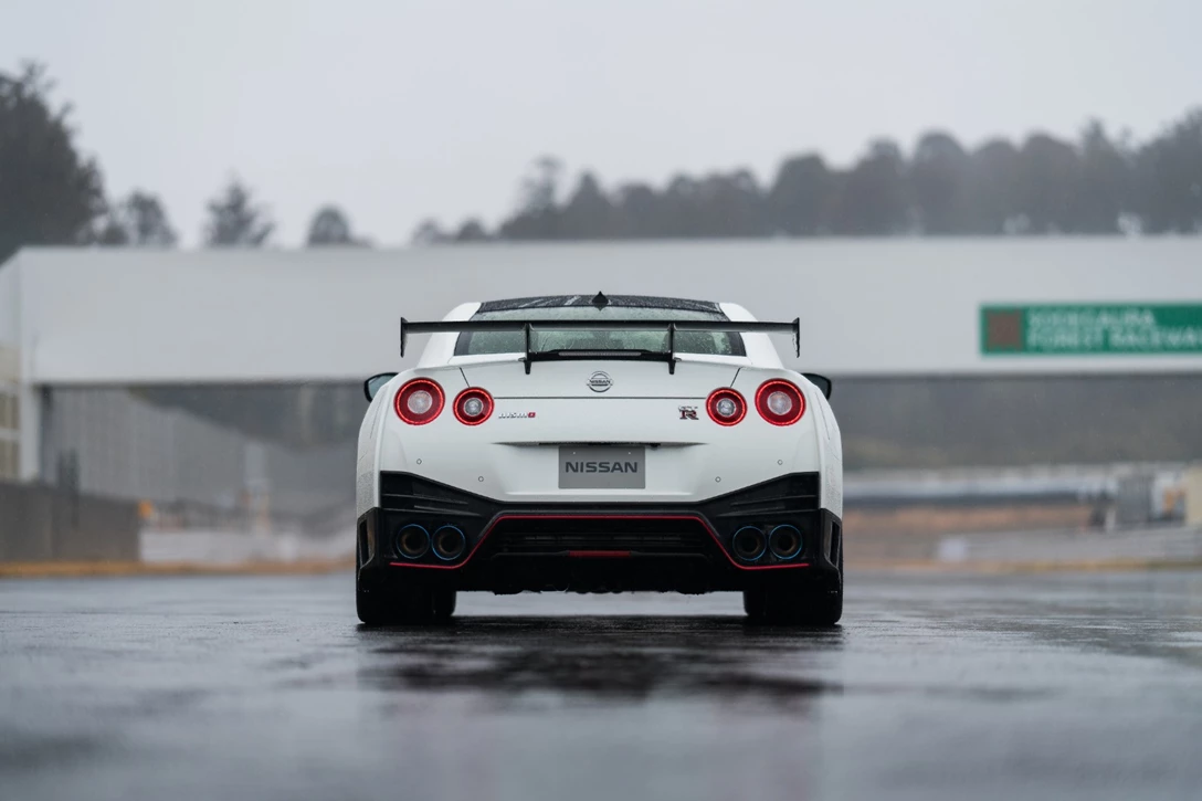 1615359-190321_MY20_GT_R_NISMO_MC_Newsroom7.jpg