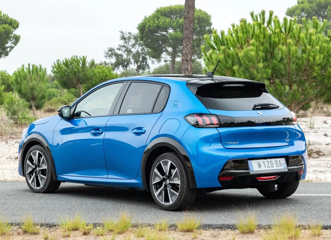 1651953-Peugeot-208-2021-09.jpg