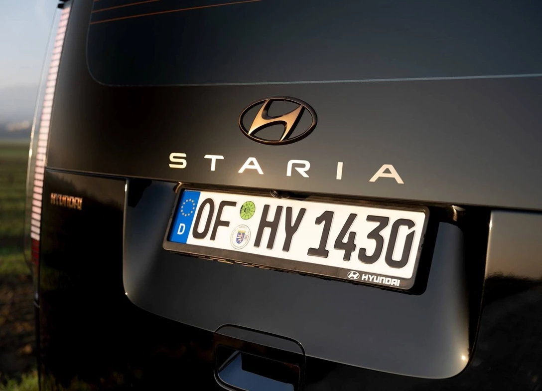 1698598-Hyundai-Staria-2024-13.jpg