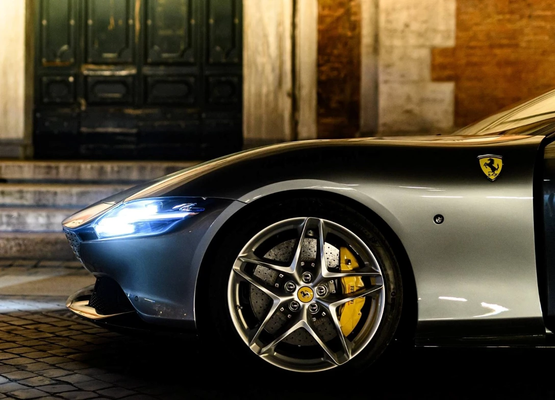1710332-Ferrari-Roma-2025-12.jpg