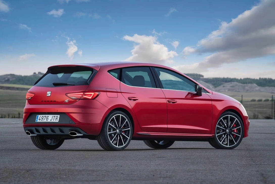 1604986-Seat-Leon_Cupra-2017-1600-44.jpg